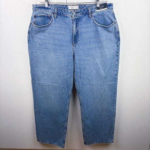 Abercrombie Loose High Rise Curve Love Jean Medium Blue NEW 24/18 Straight Leg - Picture 2 of 7